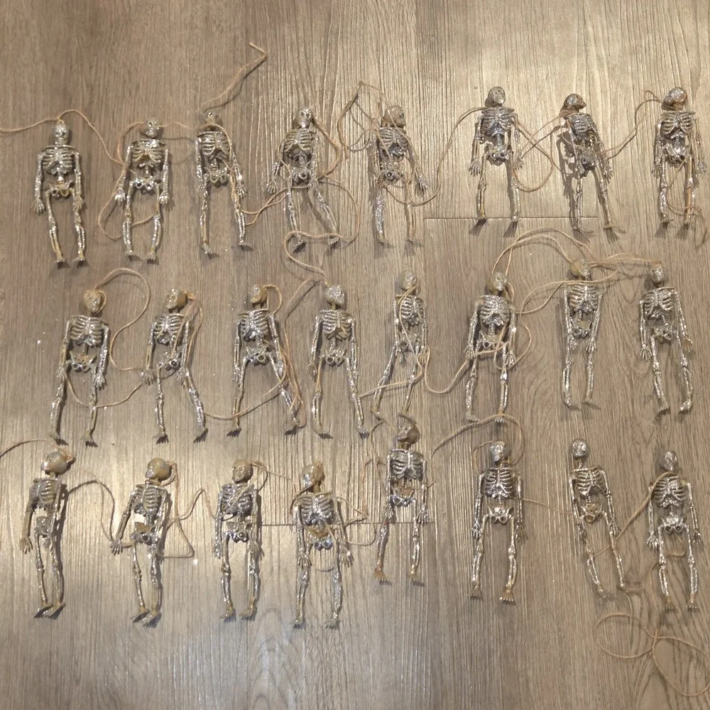 Vintage 8 pcs Scary Mr Bones /Glittered Skeletons 55